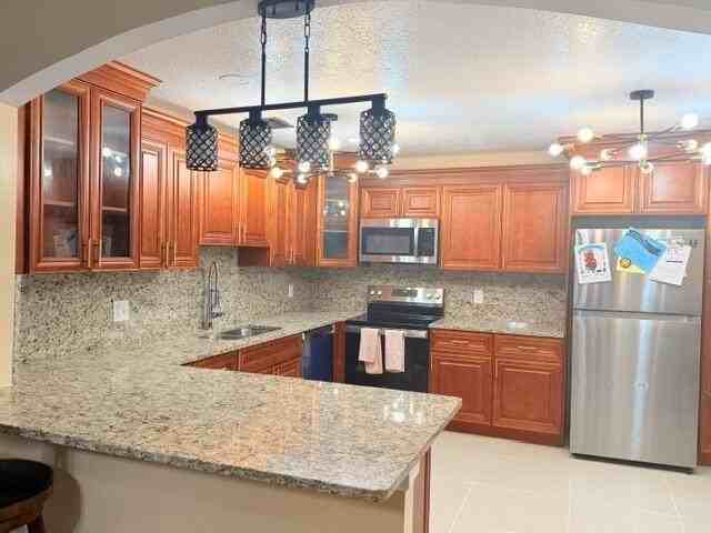 7883 Blairwood Cir S - Photo 3 of 17