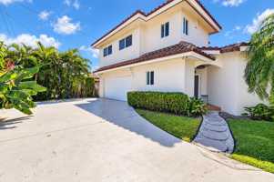featured image of 175 Ne Olive Way