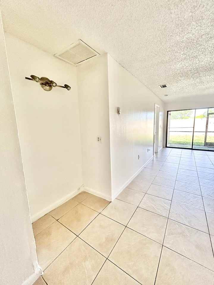 2205 Sw 80th Ter #2205 - Photo 4 of 22