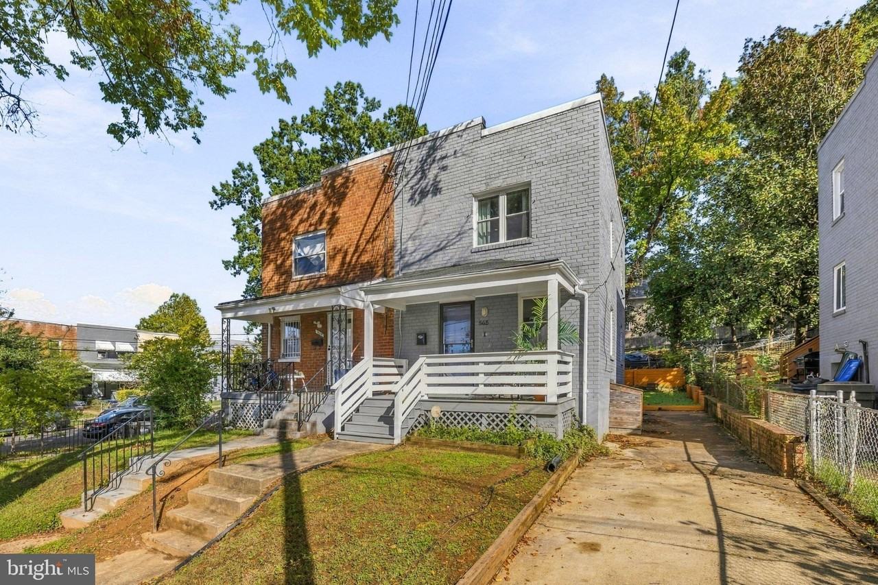 565 45th St Ne - Photo 2 of 37