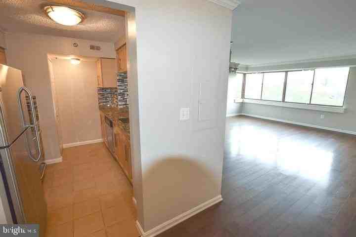 10101 Grosvenor Pl #815 - Photo 2 of 26