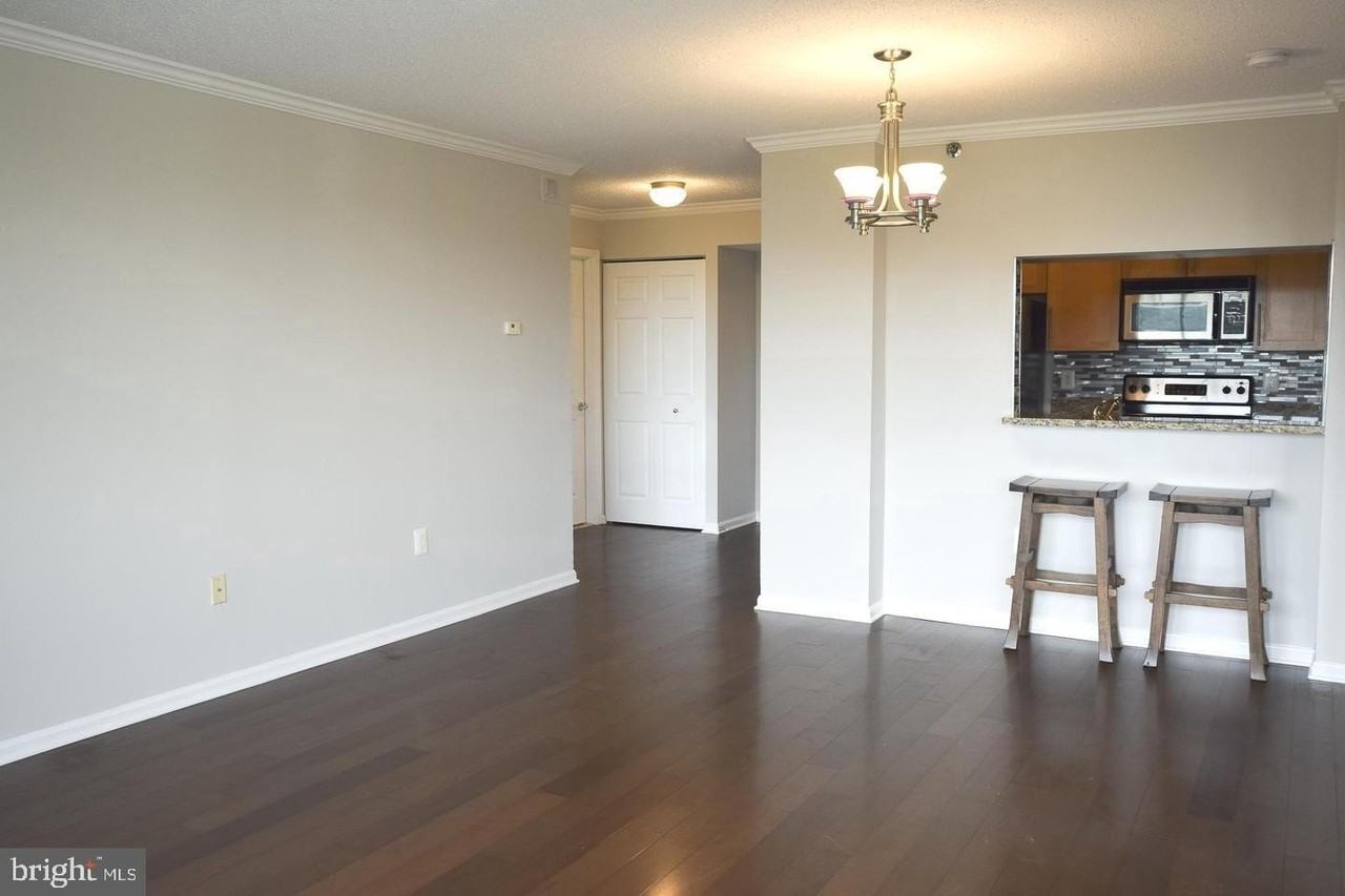 10101 Grosvenor Pl #815 - Photo 4 of 26