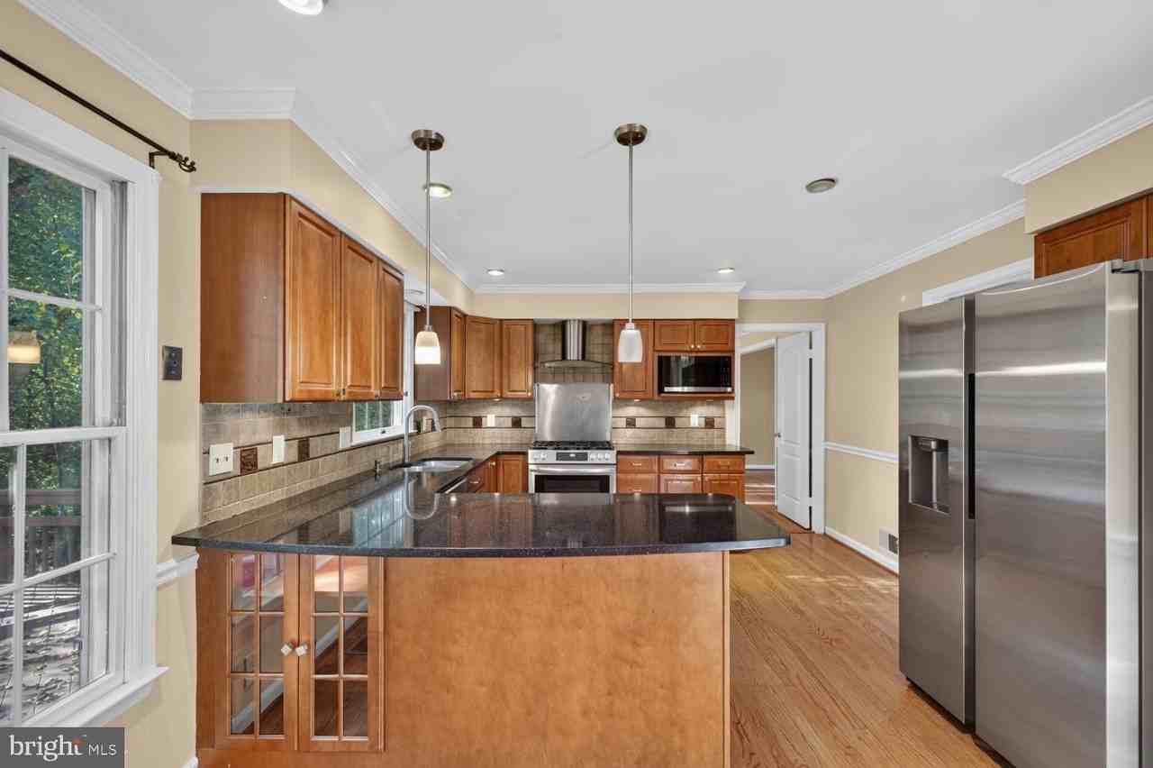 2512 Locustwood Pl - Photo 4 of 38