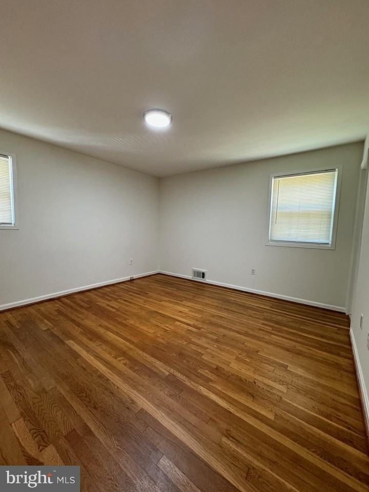 4201 Bel Pre Rd - Photo 6 of 14