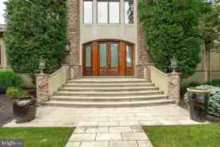 4 Southwood Dr - Photo 1 of 1