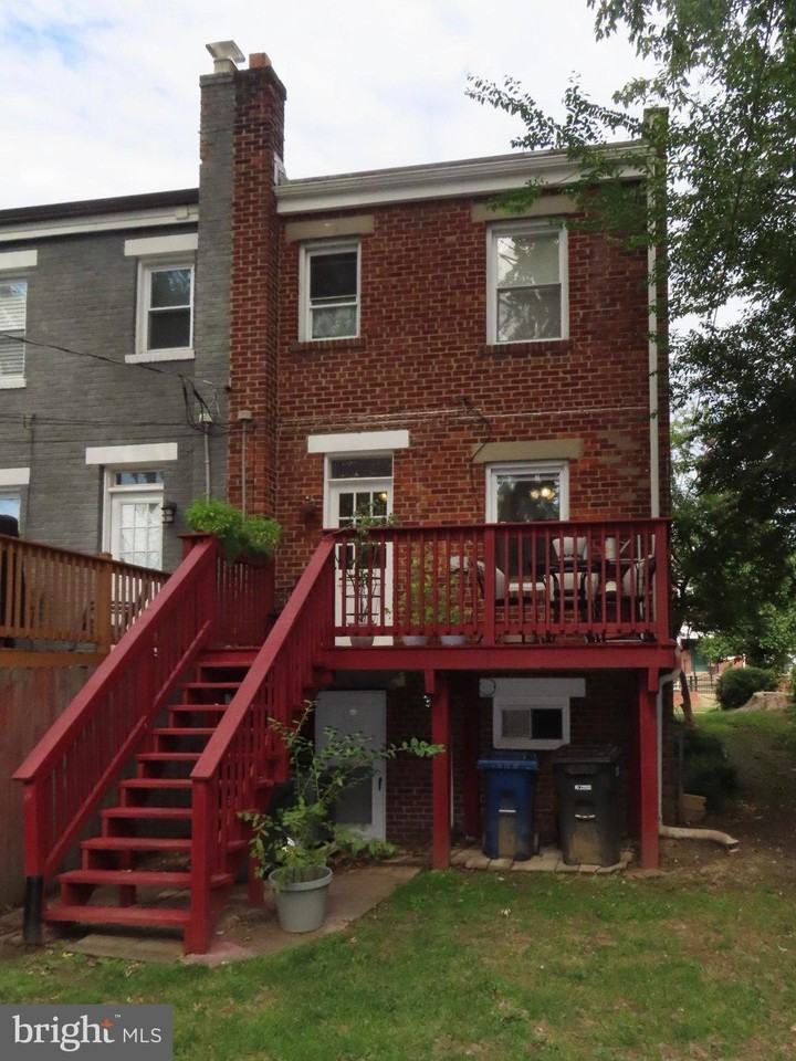 1608 Princess St - Photo 2 of 15