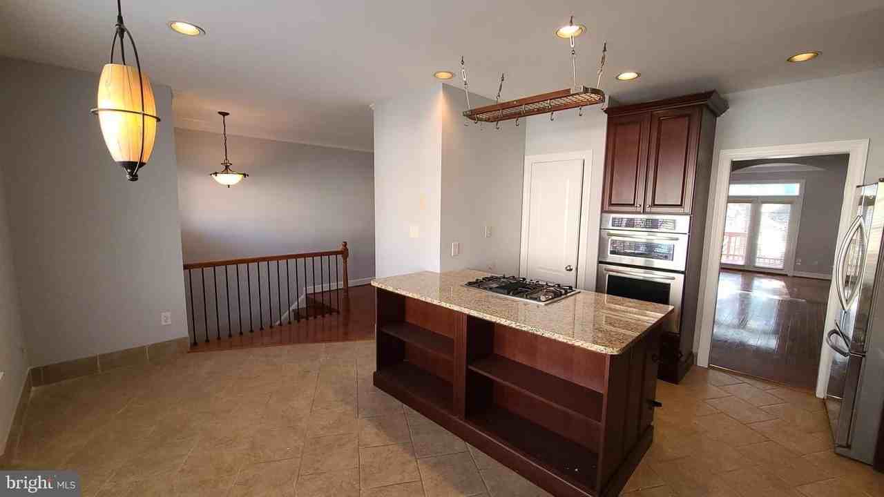 8172 Madrillon Ct - Photo 6 of 25