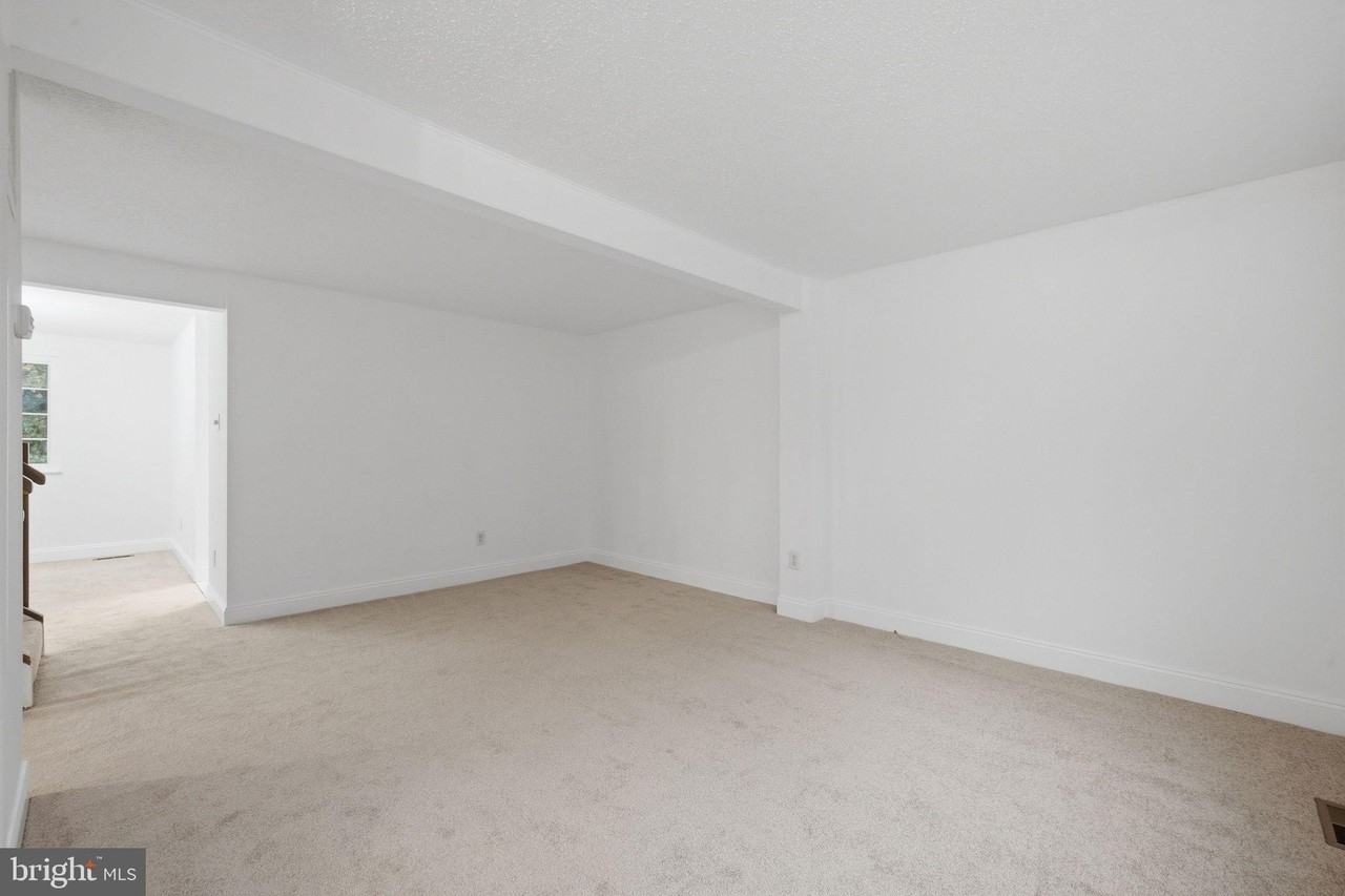 5806 High Bluff Ct - Photo 5 of 37