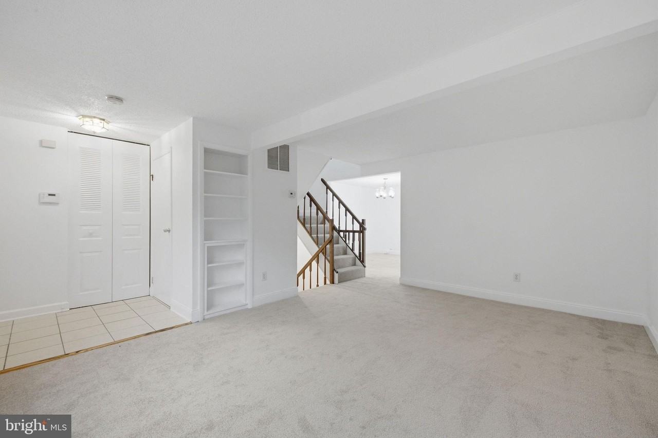 5806 High Bluff Ct - Photo 6 of 37