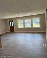 902 W Poplar Rd - Photo 7 of 50