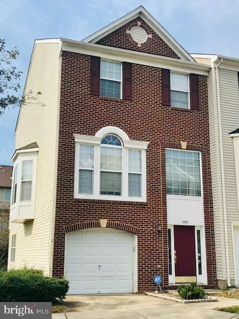 203 Langley Ct - Photo 2 of 27