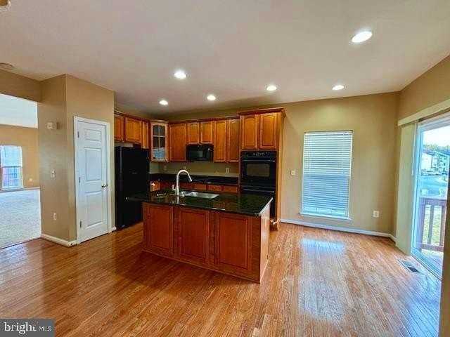 203 Langley Ct - Photo 7 of 27