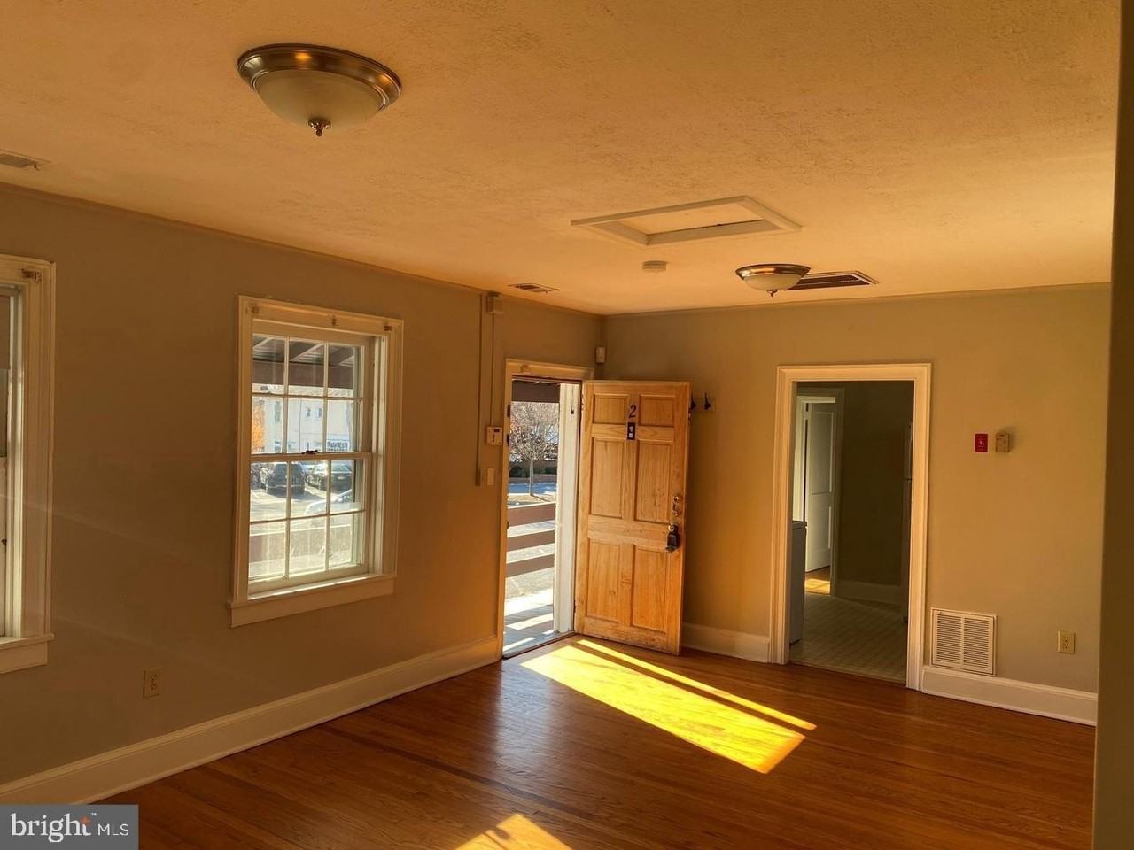 47 S Cameron St - Photo 3 of 15