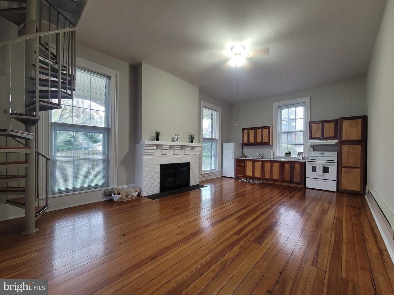 447 N Loudoun St - Photo 6 of 17