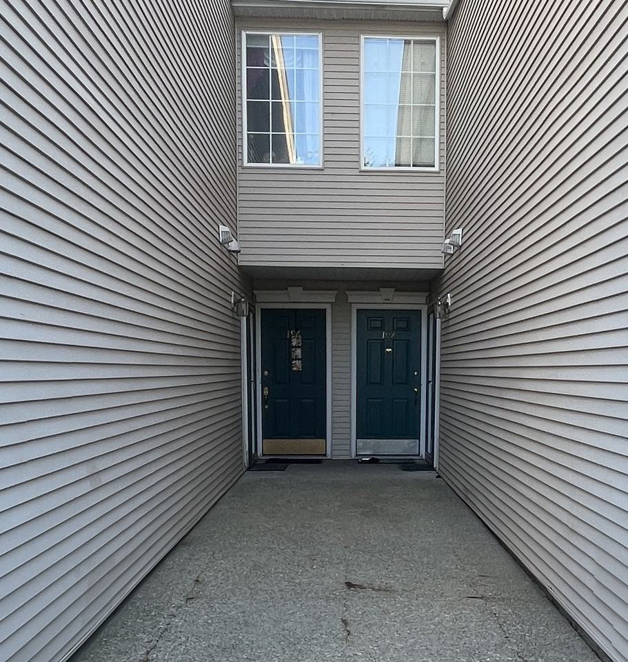 195 Cambridge Ct - Photo 4 of 32