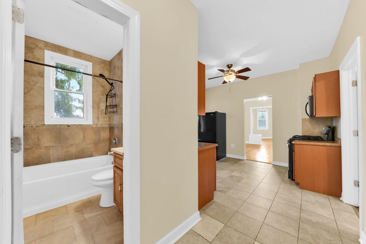 197 Westervelt Ave - Photo 2 of 12