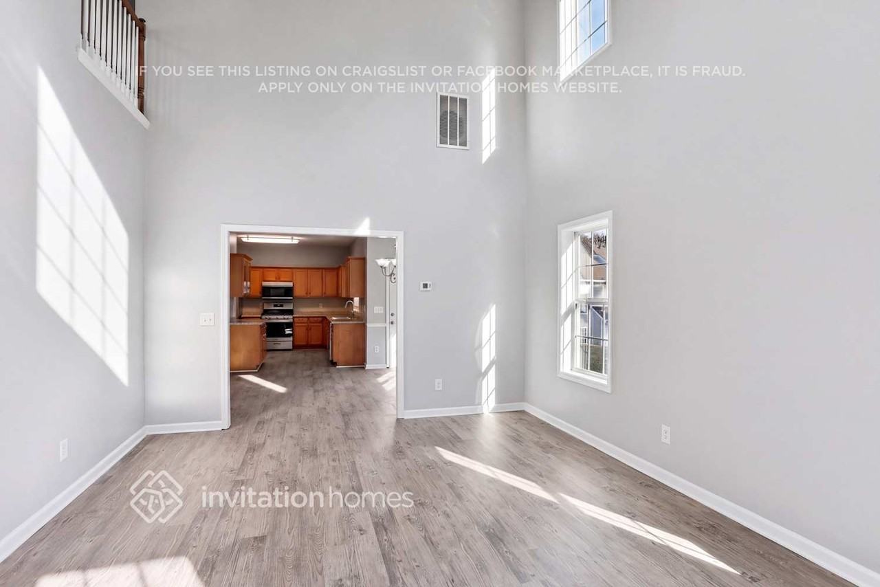 7356 Ledgestone Ln - Photo 6 of 20