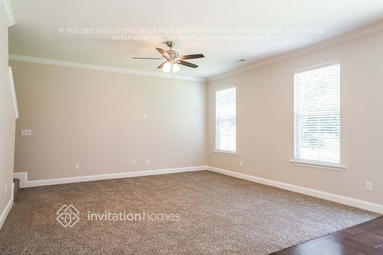 1316 Lowenstein St - Photo 4 of 18