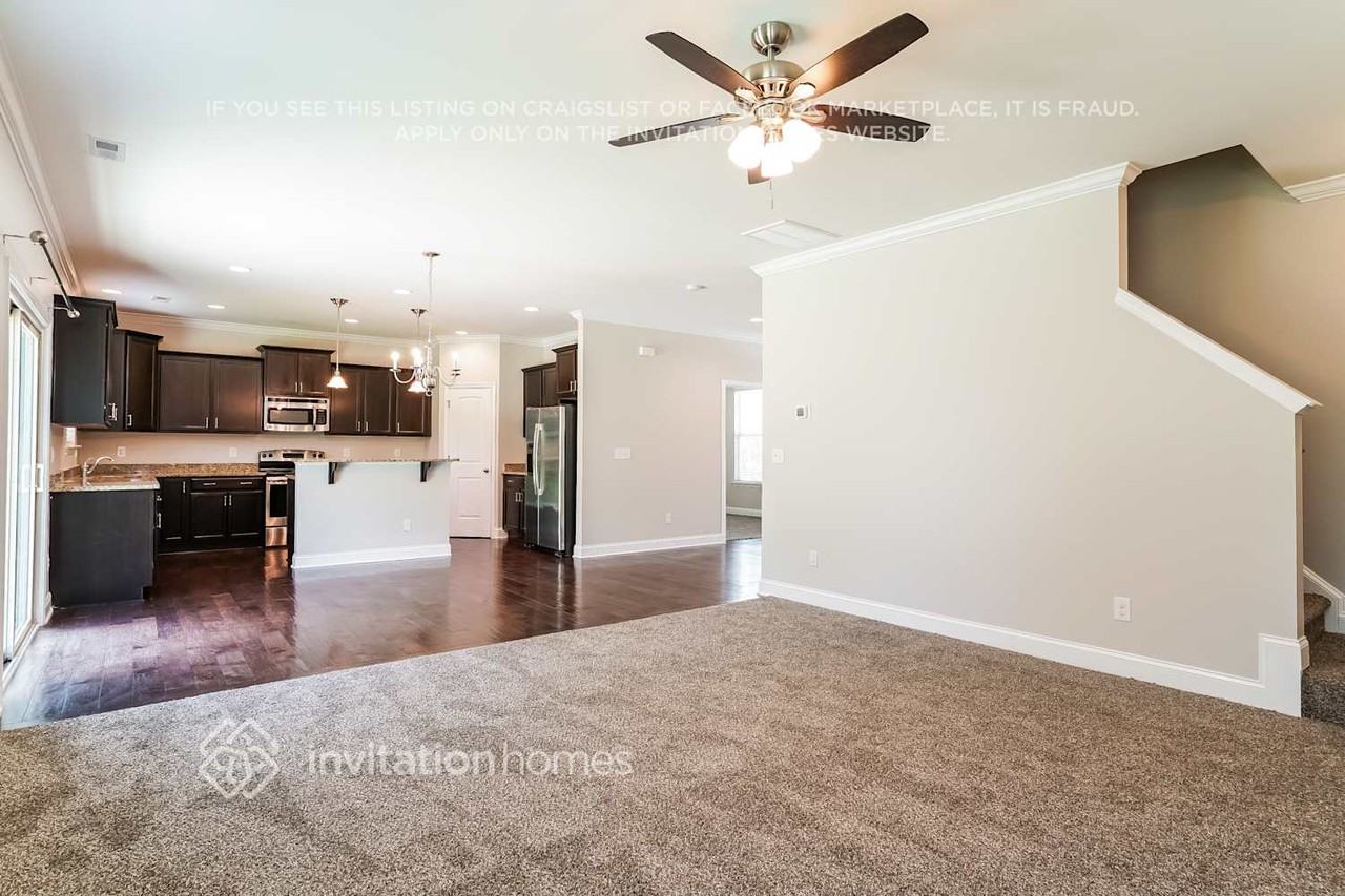 1316 Lowenstein St - Photo 5 of 18