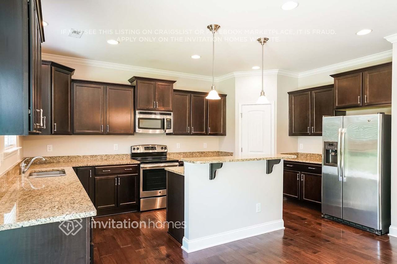 1316 Lowenstein St - Photo 6 of 18