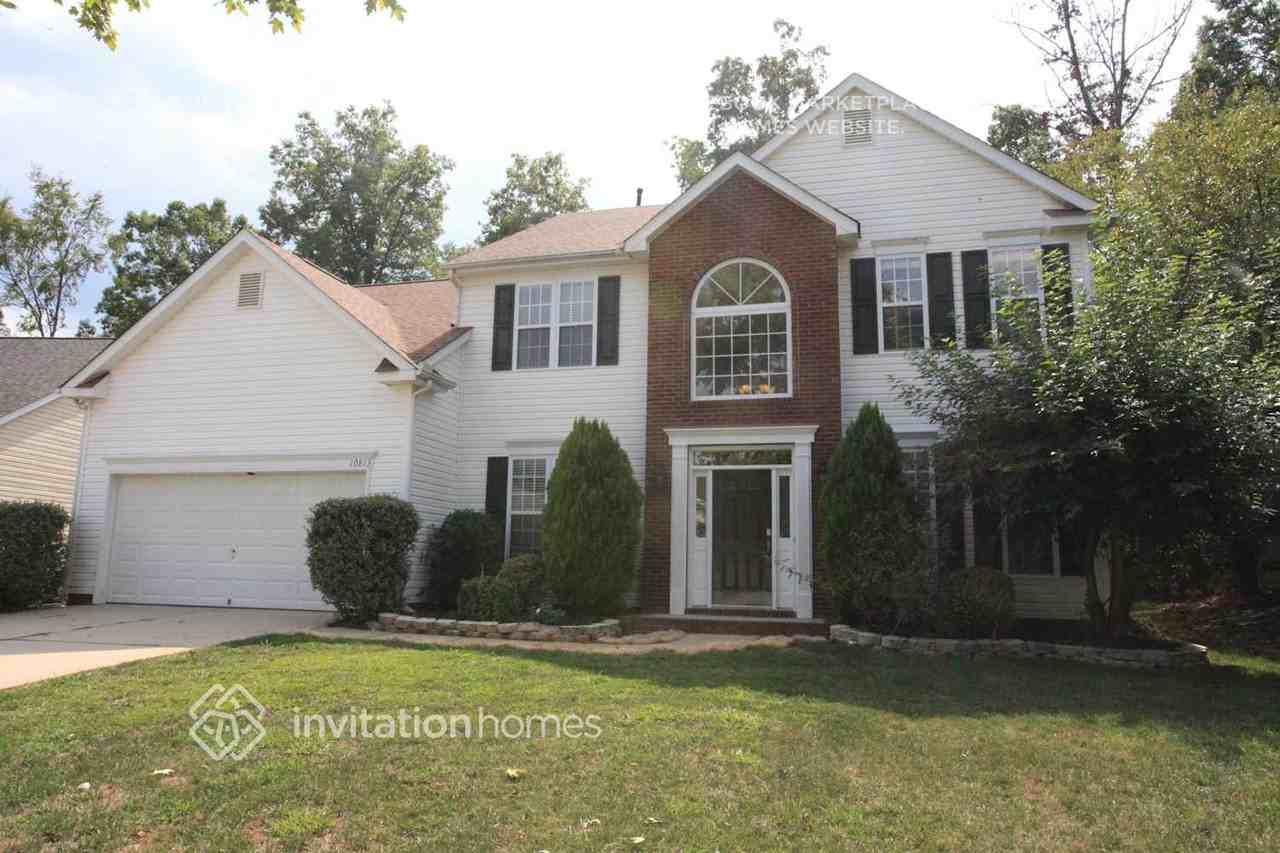 10813 Chamberlain Hall Ct - Photo 2 of 35