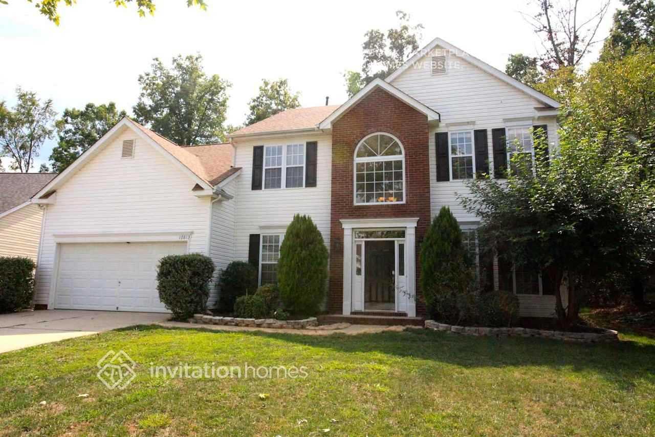 10813 Chamberlain Hall Ct - Photo 4 of 35