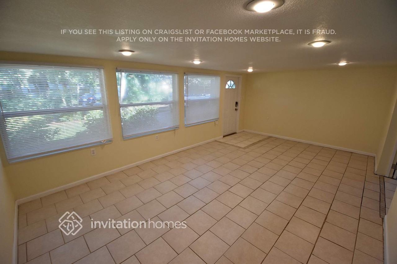 924 Brookwood Dr S - Photo 4 of 21