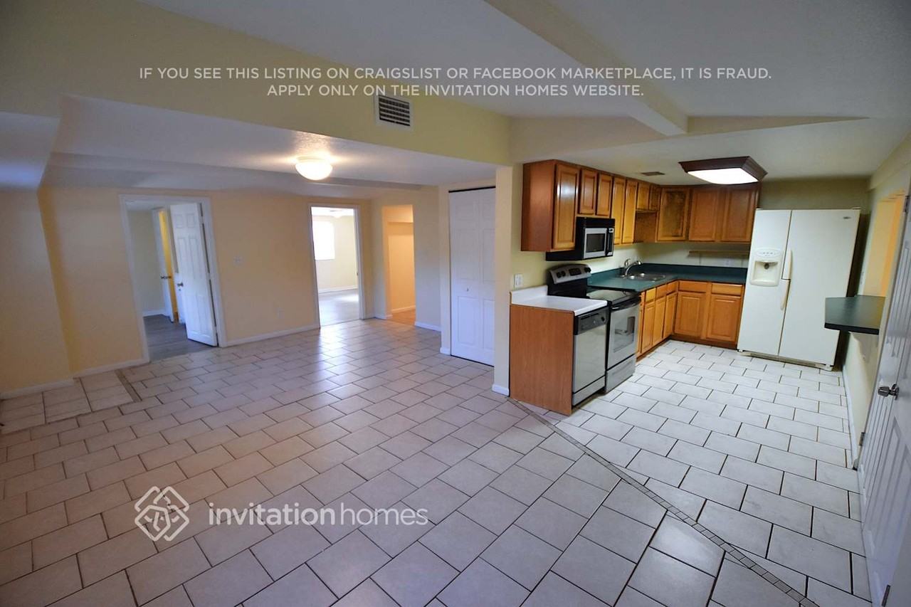 924 Brookwood Dr S - Photo 7 of 21