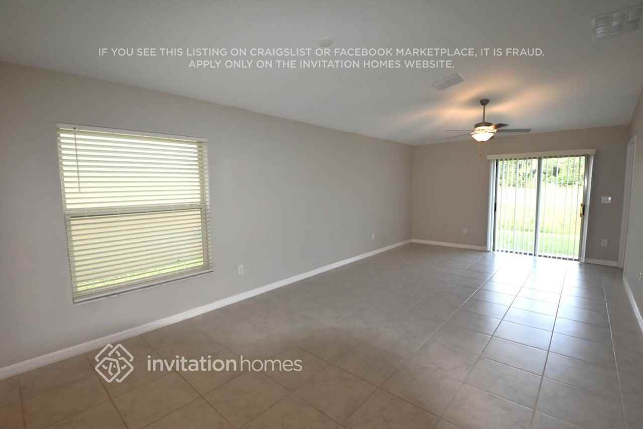 11240 Riley Pines Cir - Photo 3 of 17