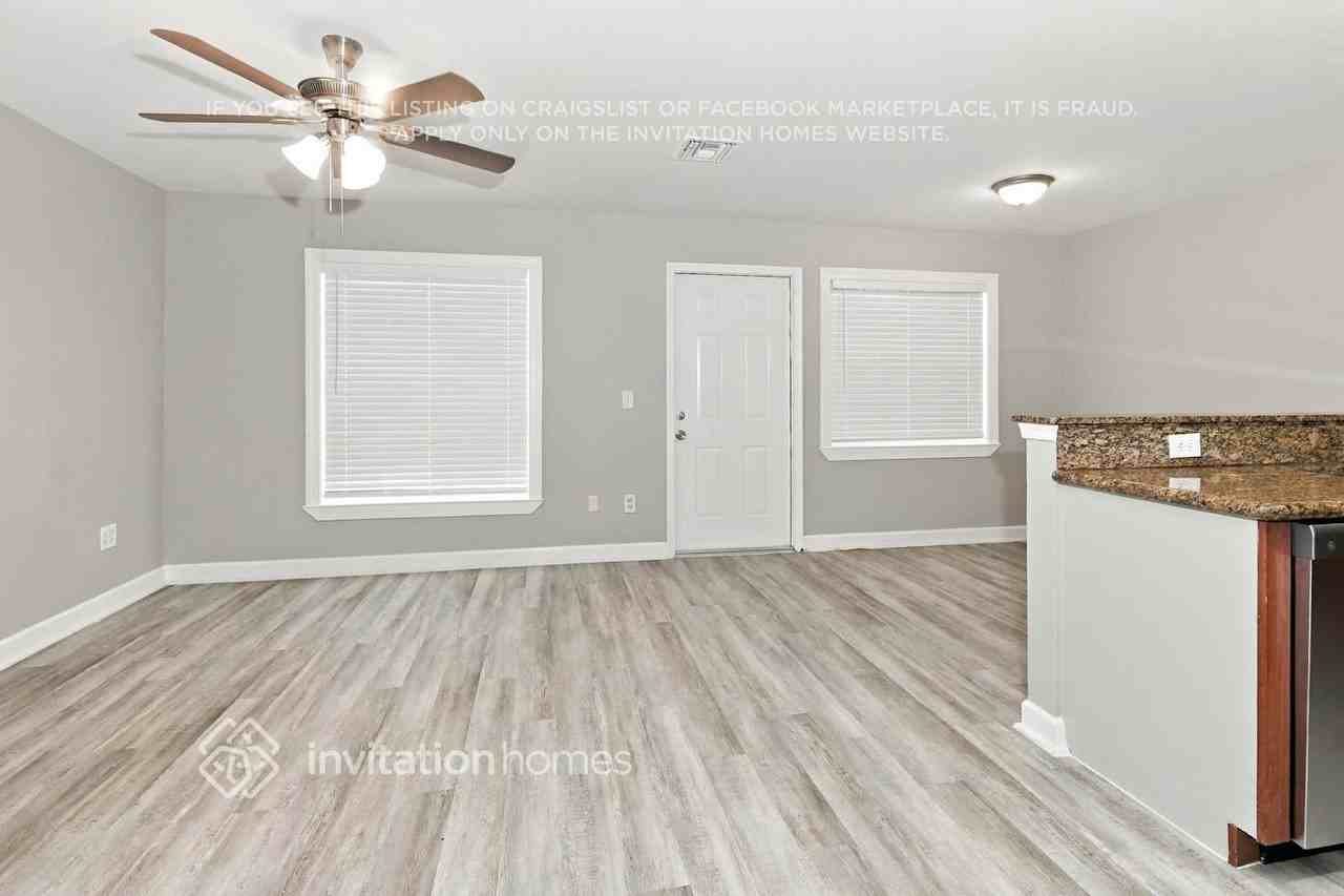 162 Carol Susan Ln - Photo 5 of 18