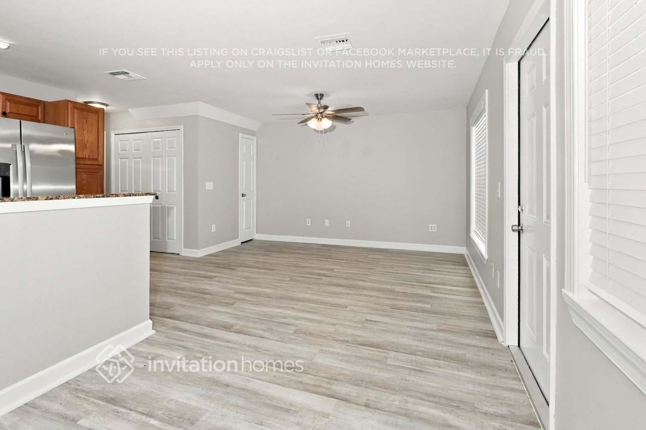 162 Carol Susan Ln - Photo 6 of 18