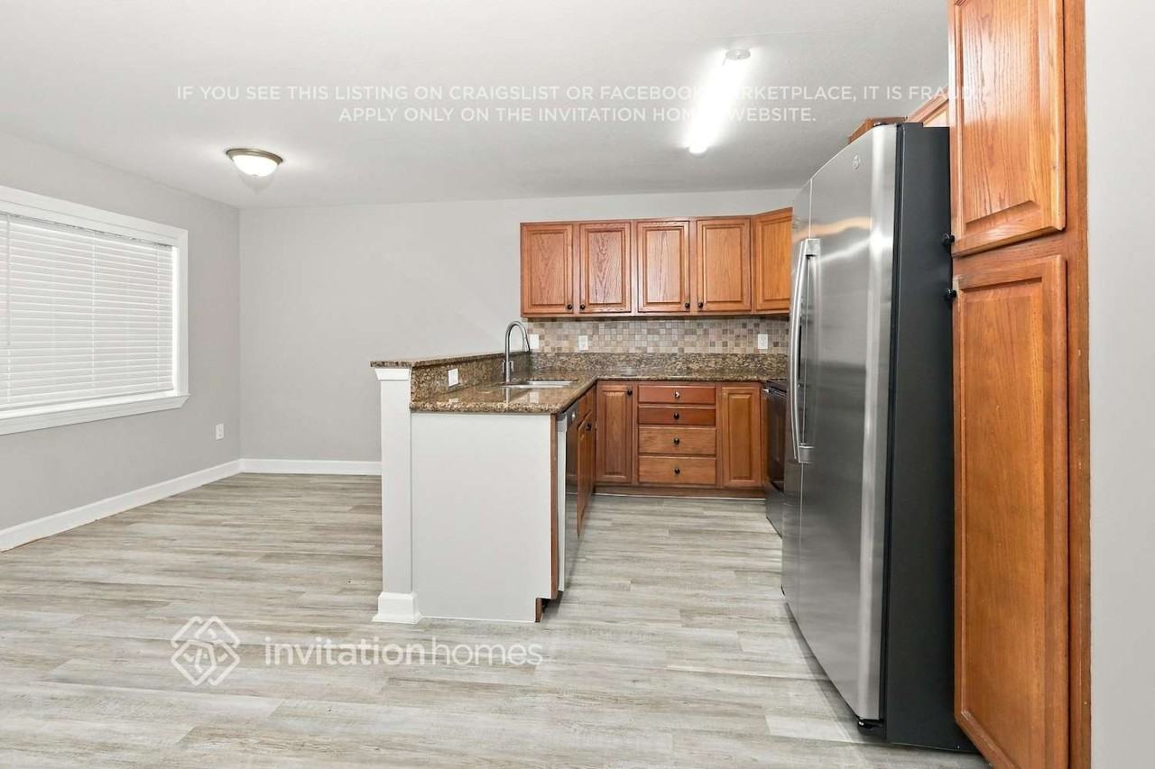 162 Carol Susan Ln - Photo 7 of 18