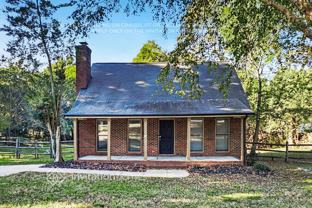 2620 Woodcrest Dr Sw - Photo 1 of 1