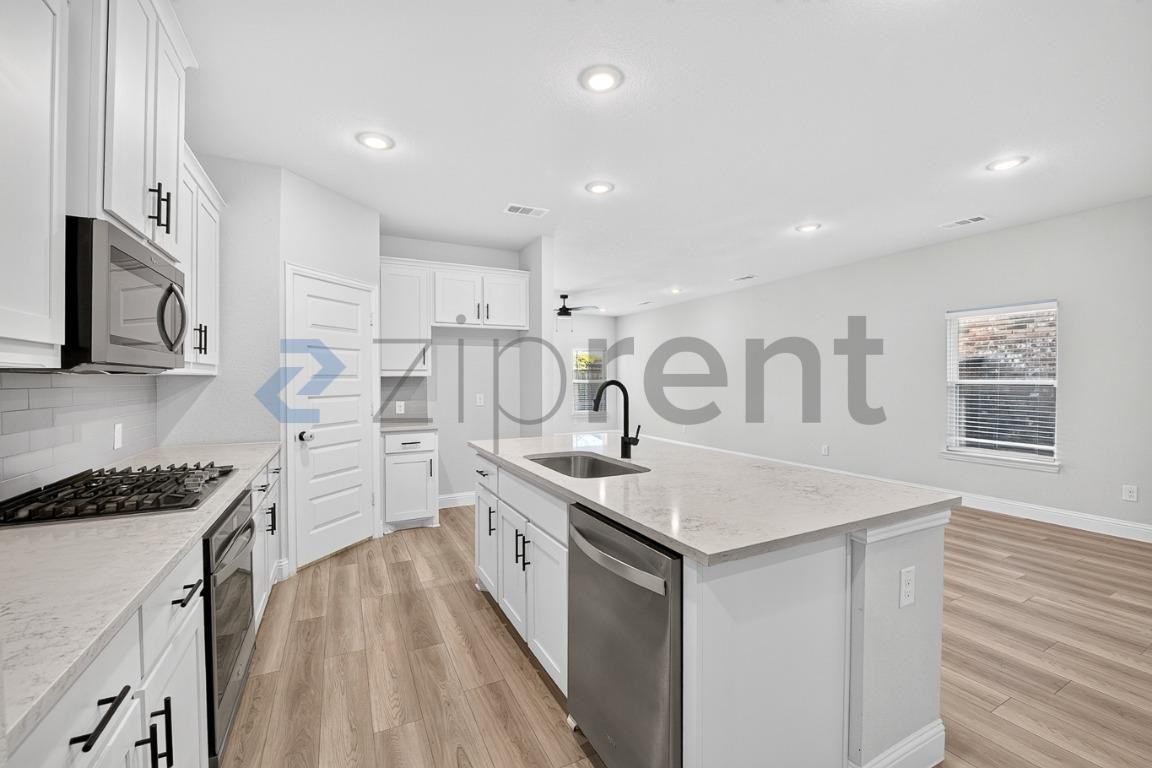 735 Lauren Grove Ln - Photo 6 of 37