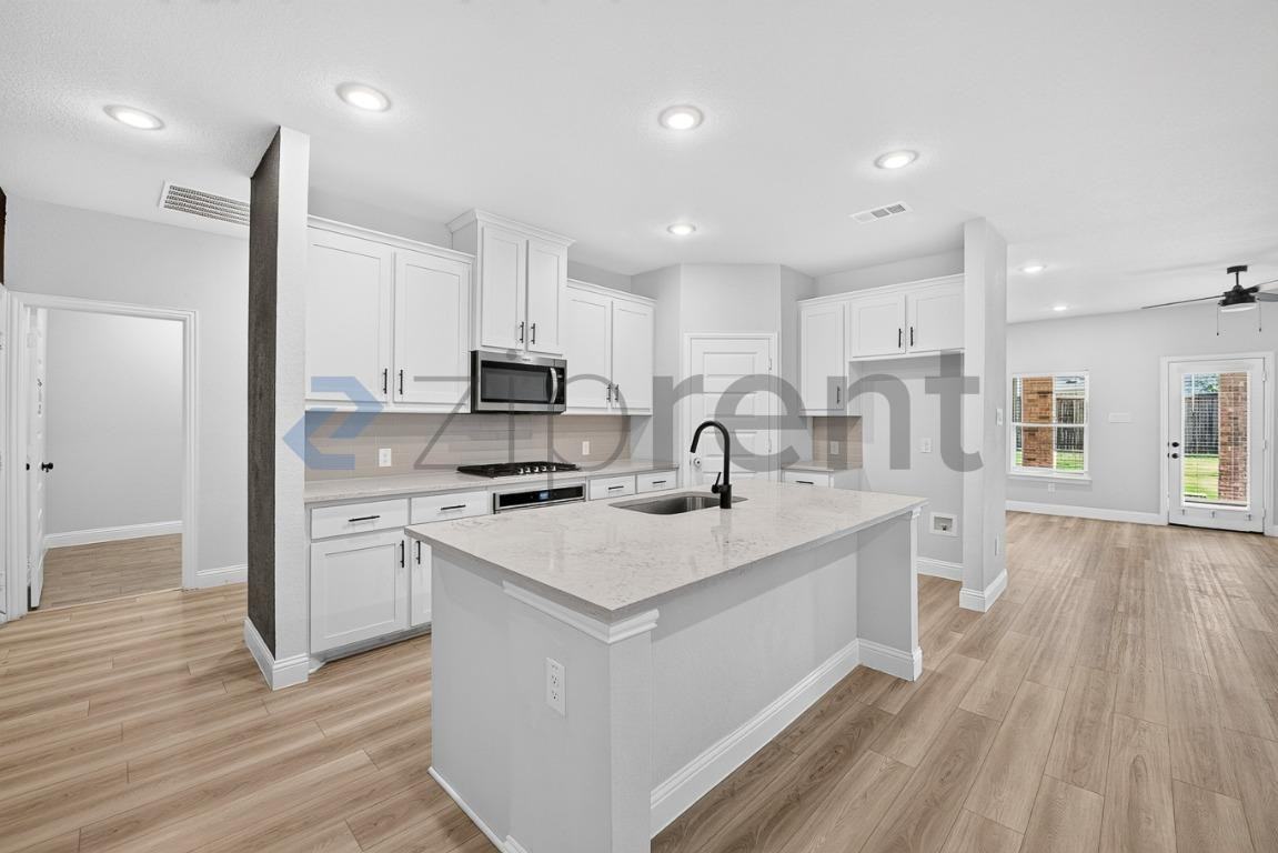 735 Lauren Grove Ln - Photo 7 of 37