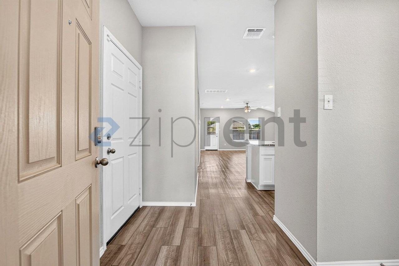 8721 Cantera Ridge Rd - Photo 4 of 33