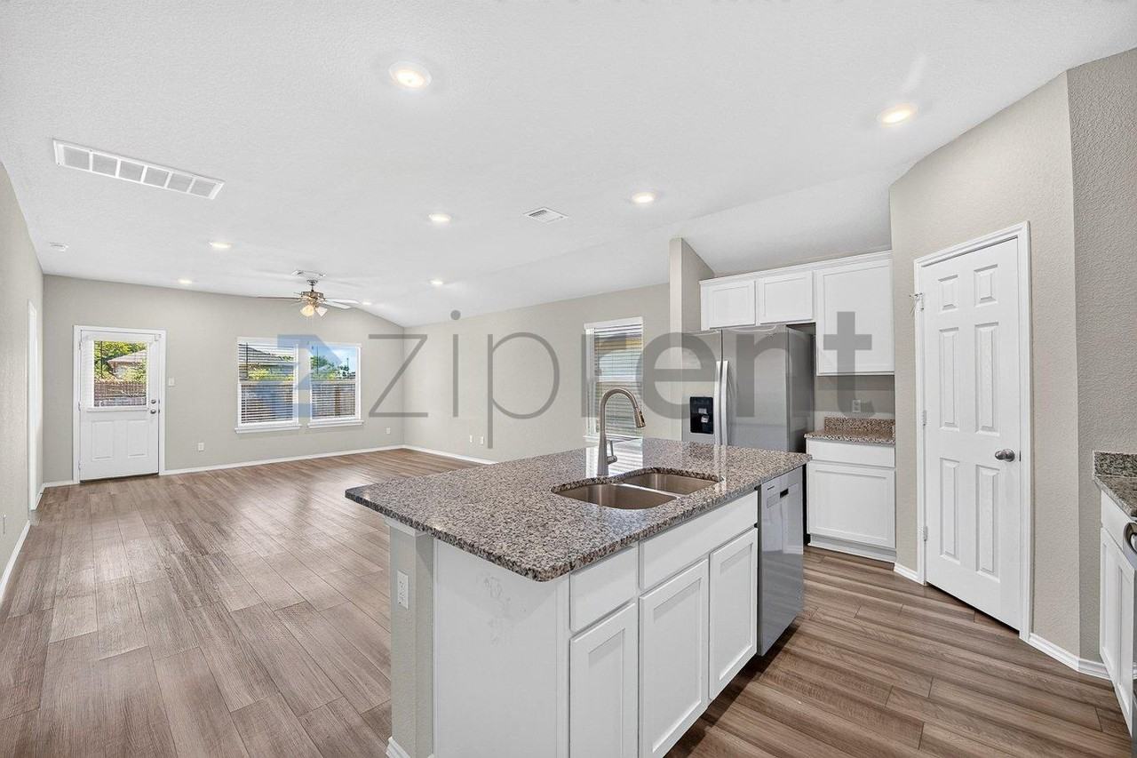 8721 Cantera Ridge Rd - Photo 5 of 33