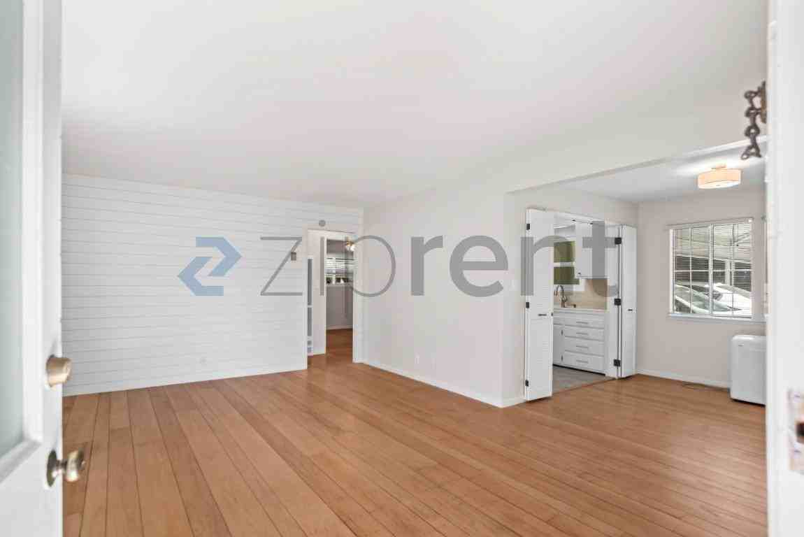 140 Village Ct #1 - Photo 4 of 26