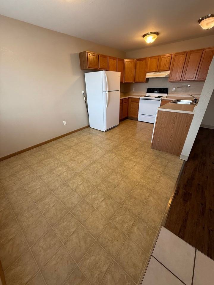 110 N Progress Dr - Photo 4 of 6