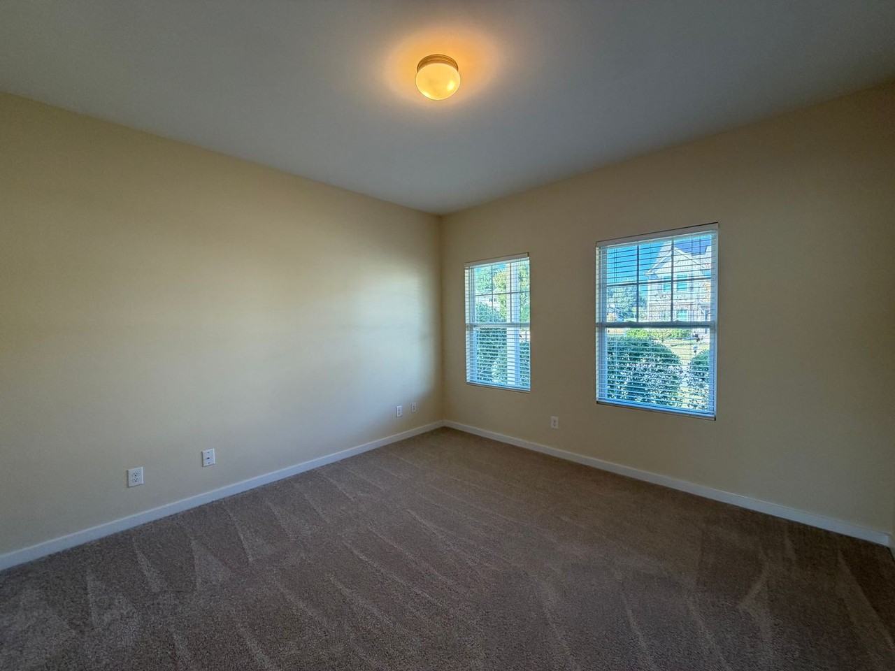 1328 Shaw Ave - Photo 5 of 50
