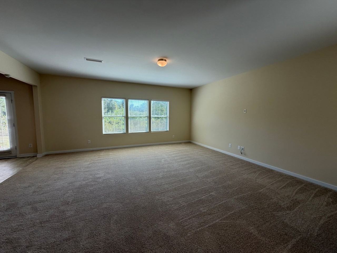 1328 Shaw Ave - Photo 7 of 50