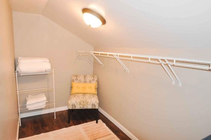 4631 49 St - Photo 5 of 11