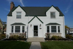 featured image of 984 Woodlawn Ave