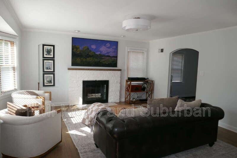 984 Woodlawn Ave - Photo 2 of 33