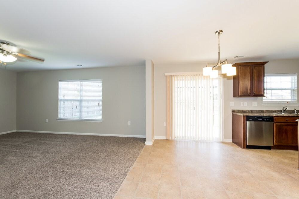 302 Lindpoint Ln - Photo 3 of 17