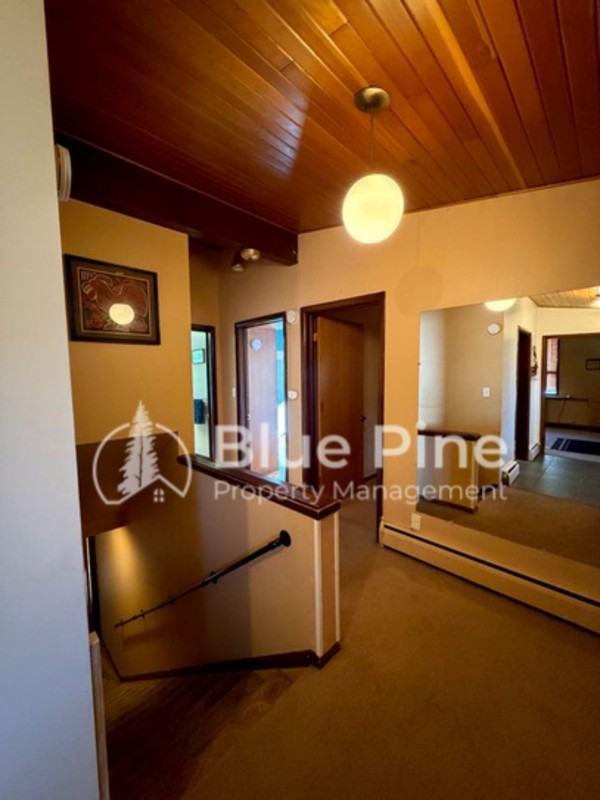 755 9th St - Photo 4 of 33