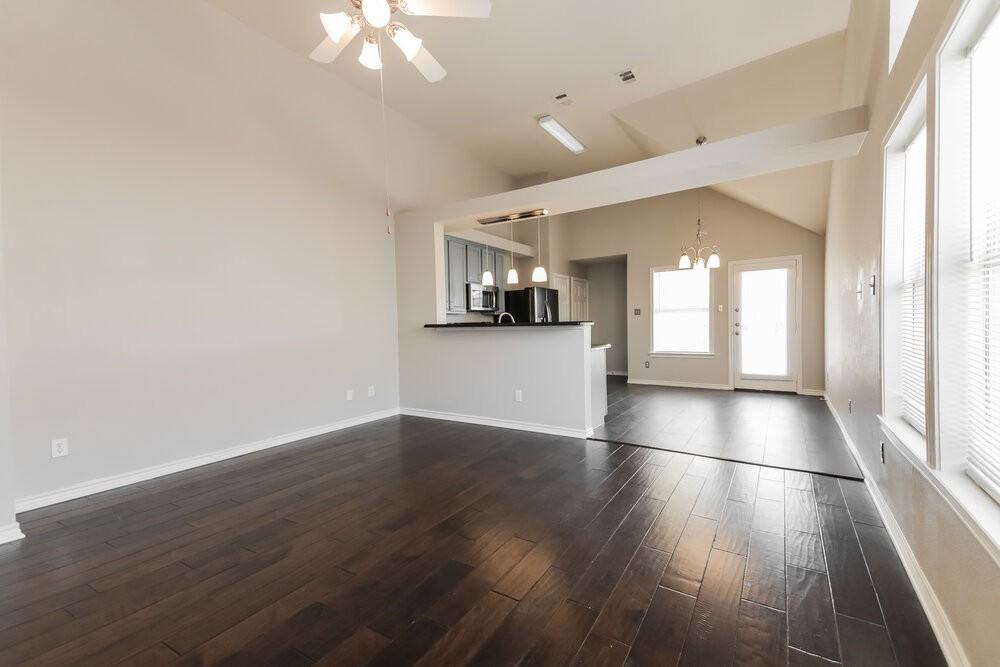 9008 Wild Rose Ln - Photo 5 of 16