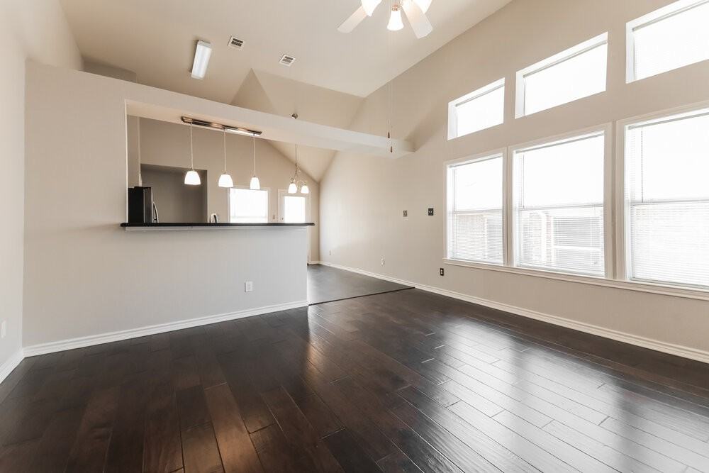 9008 Wild Rose Ln - Photo 6 of 16