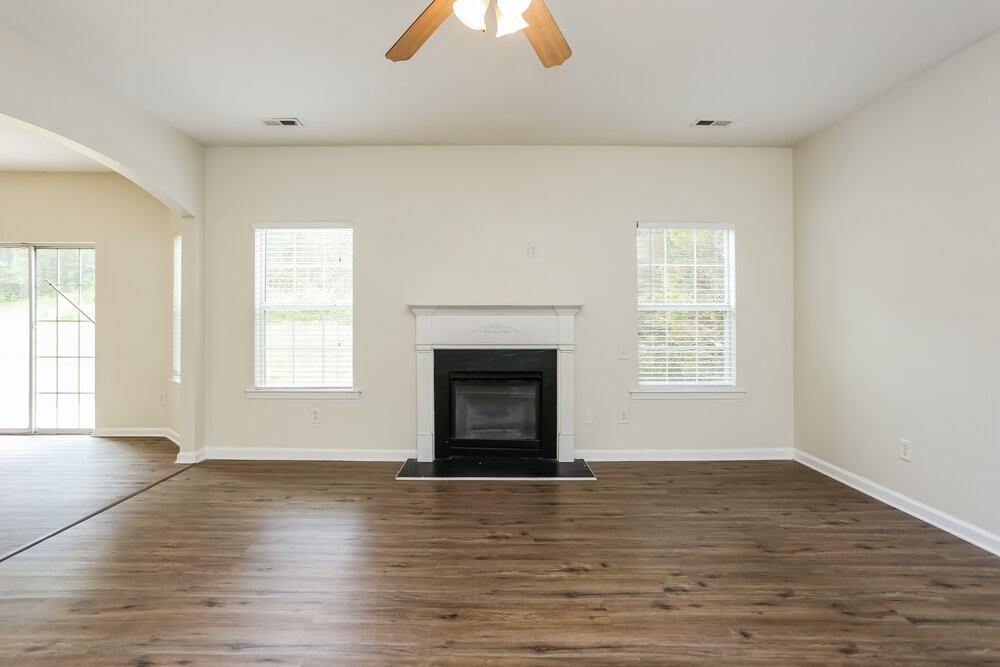 7698 Overlook Bnd - Photo 4 of 17