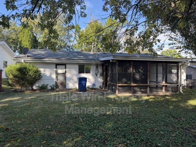 660 Hargrove Ln - Photo 6 of 30